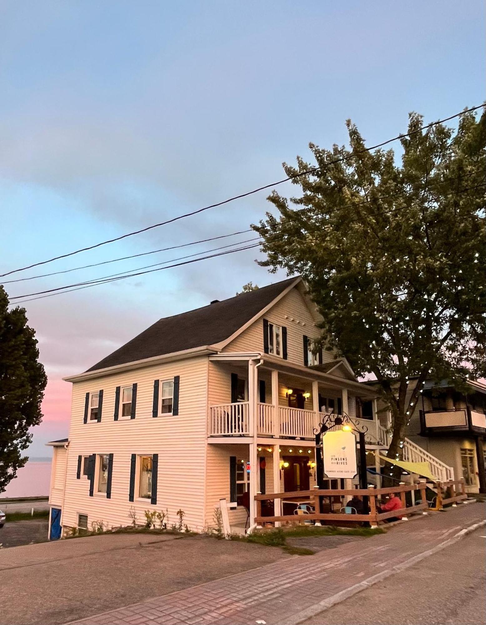 Les Pinsons Des Rives Bed and Breakfast La Malbaie Buitenkant foto