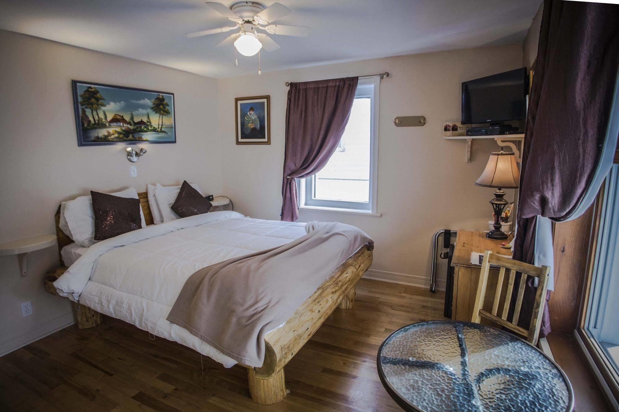 Les Pinsons Des Rives Bed and Breakfast La Malbaie Buitenkant foto
